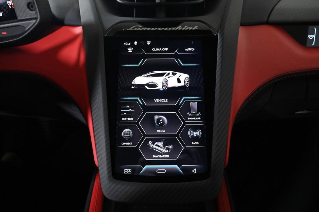 Used 2024 Lamborghini Revuelto image 13