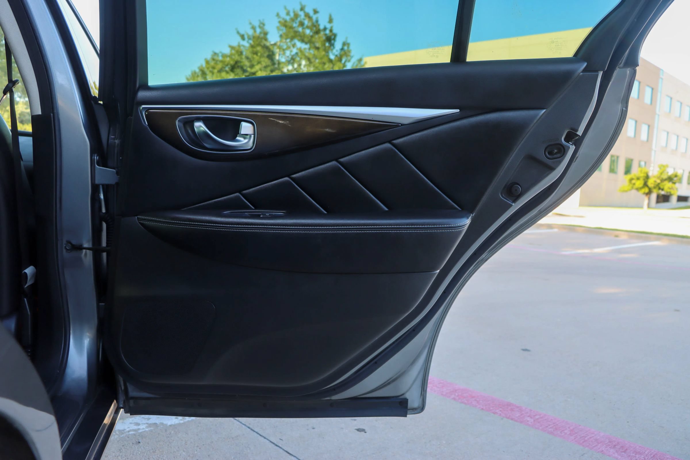 Used 2018 INFINITI Q50 Luxe RWD image 11