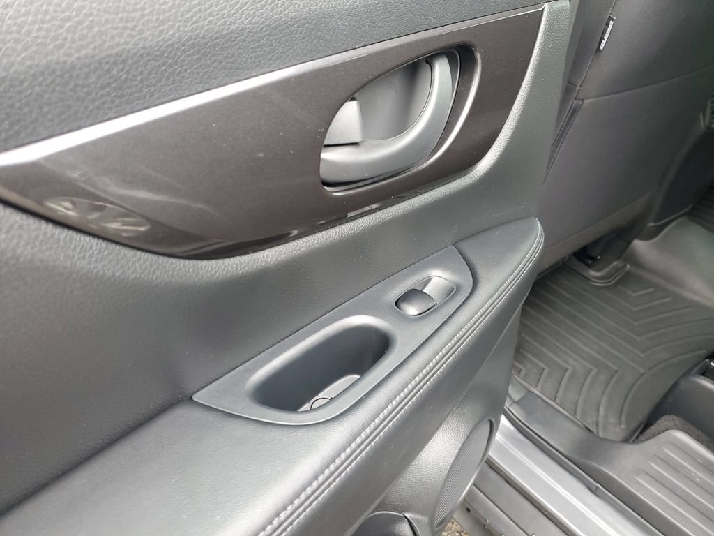 Certified 2020 Nissan Rogue S FWD image 9