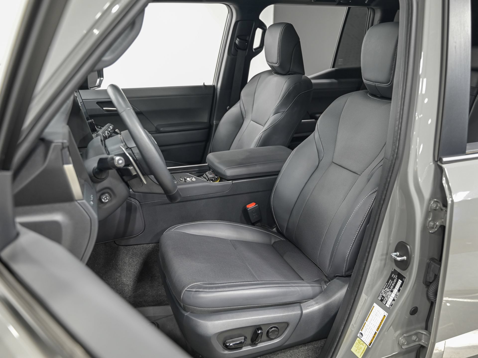 Used 2024 Lexus GX 550 w/ Cold Area Package AWD/4WD image 16