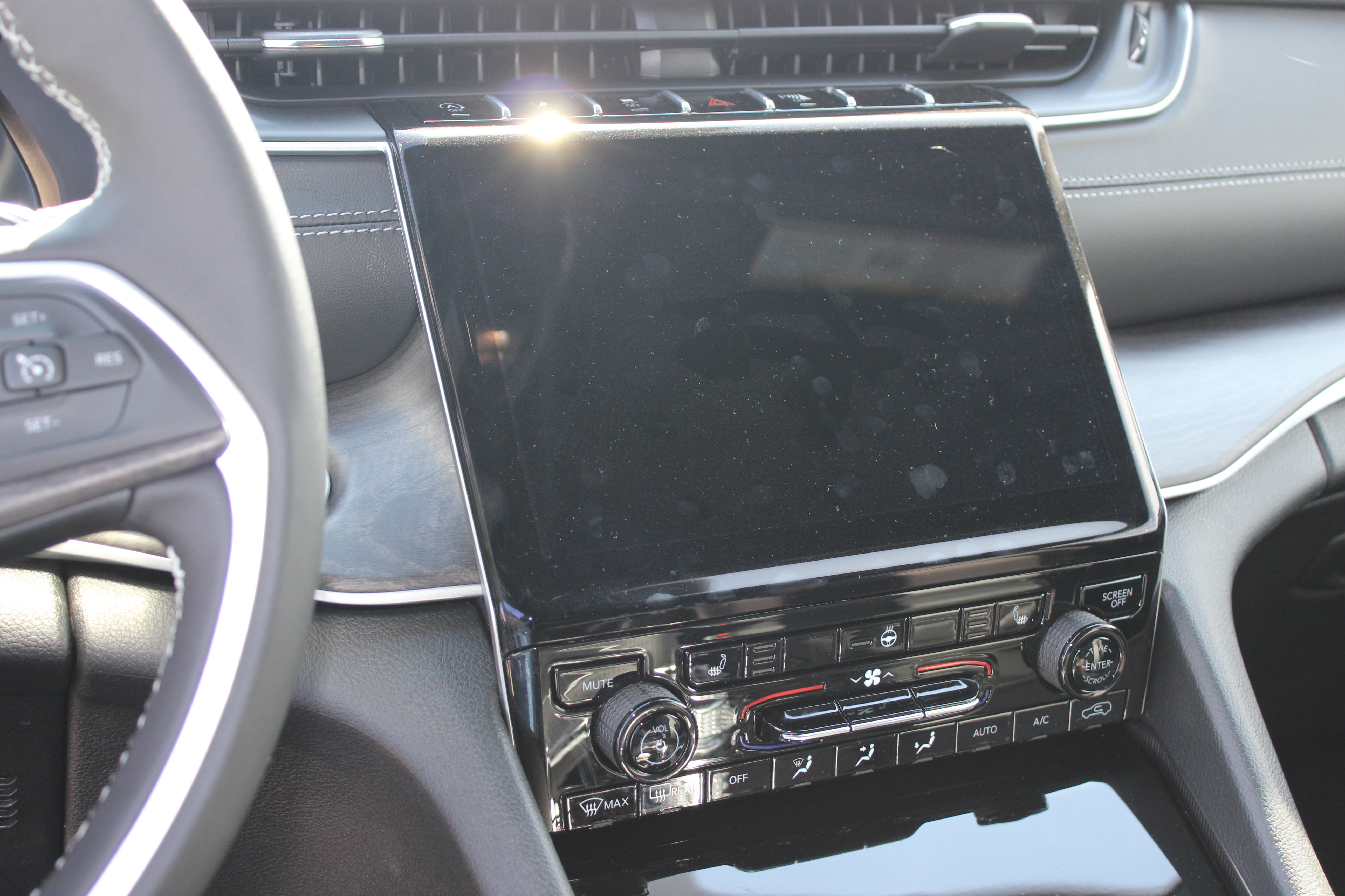 New 2025 Jeep Grand Cherokee L Limited w/ Black Appearance Package image 19