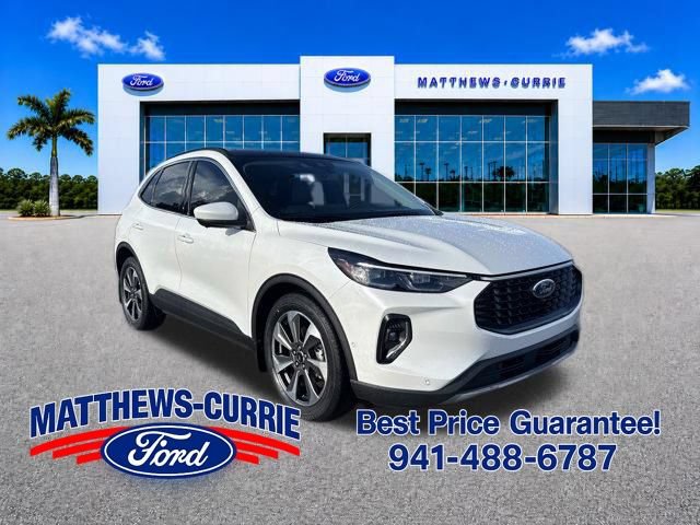 Used 2023 Ford Escape Platinum w/ Premium Technology Package FWD image 1