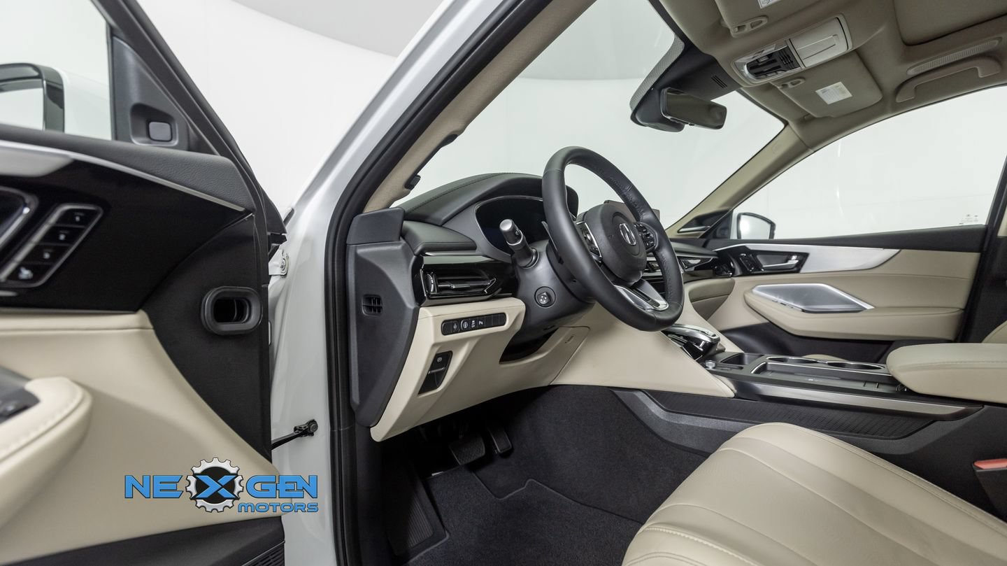 Used 2025 Acura MDX SH-AWD w/ Technology Package image 10