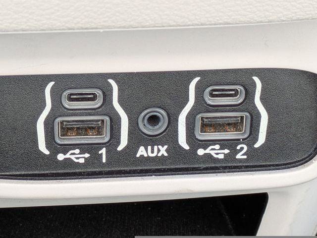 Certified 2021 Chrysler Voyager Lxi FWD image 23