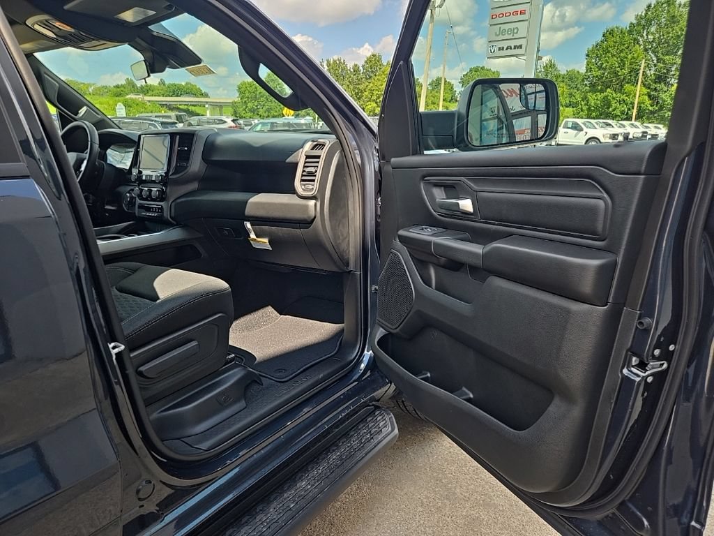 New 2027 RAM 1500 Express AWD/4WD image 77