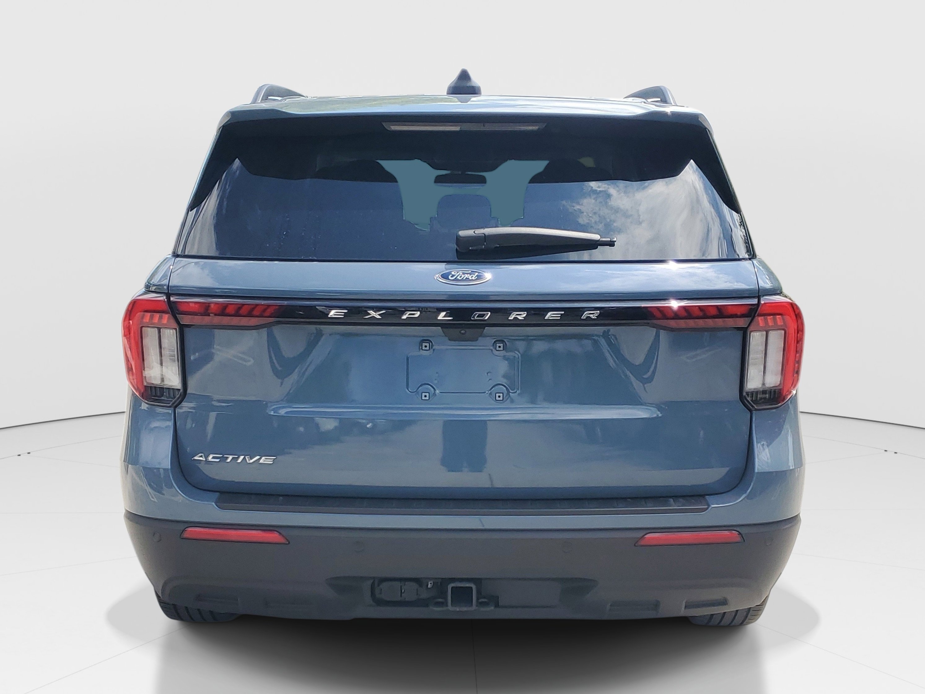 Used 2025 Ford Explorer Active RWD image 4