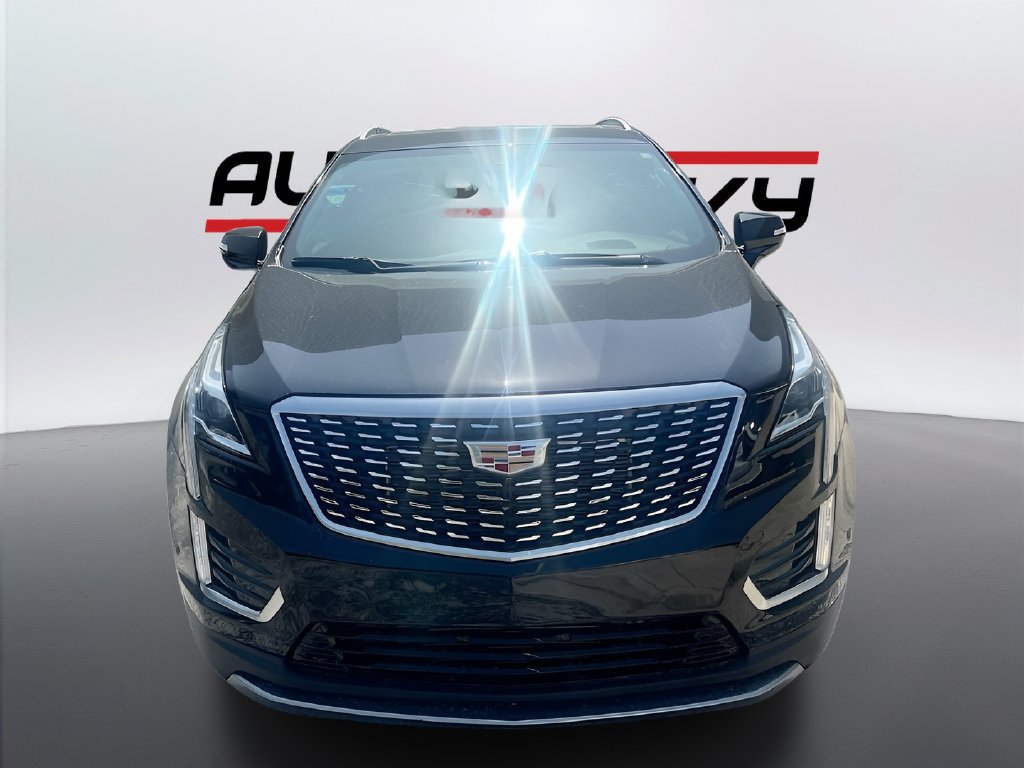 Used 2023 Cadillac XT5 Premium Luxury w/ Technology Package FWD image 2