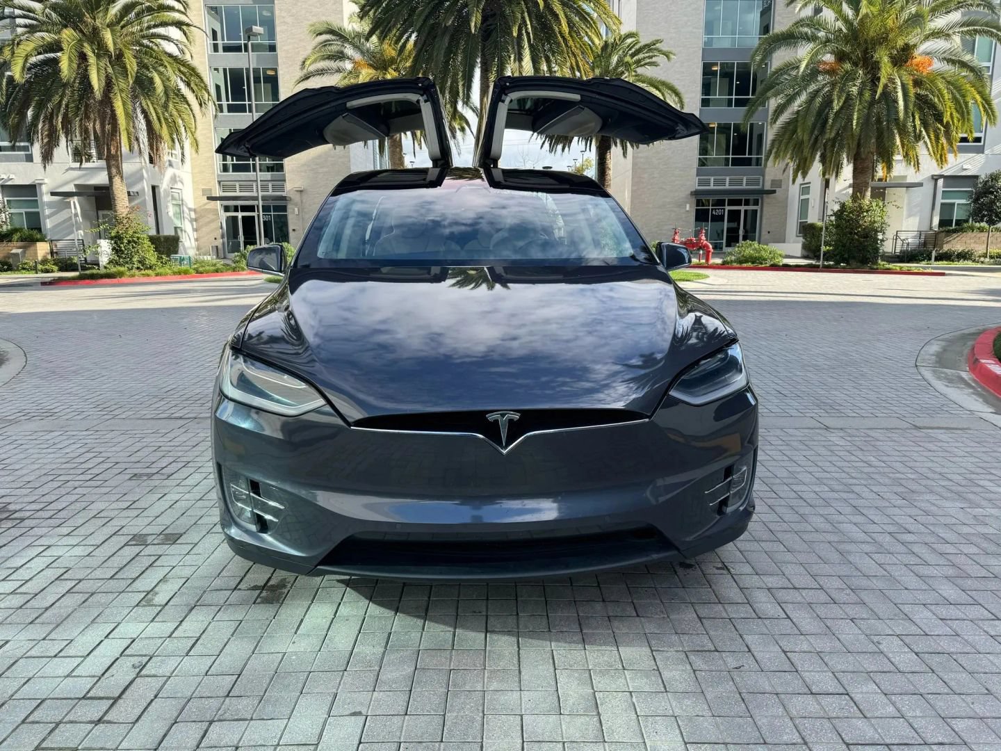 Used 2020 Tesla Model X Long Range AWD/4WD image 2