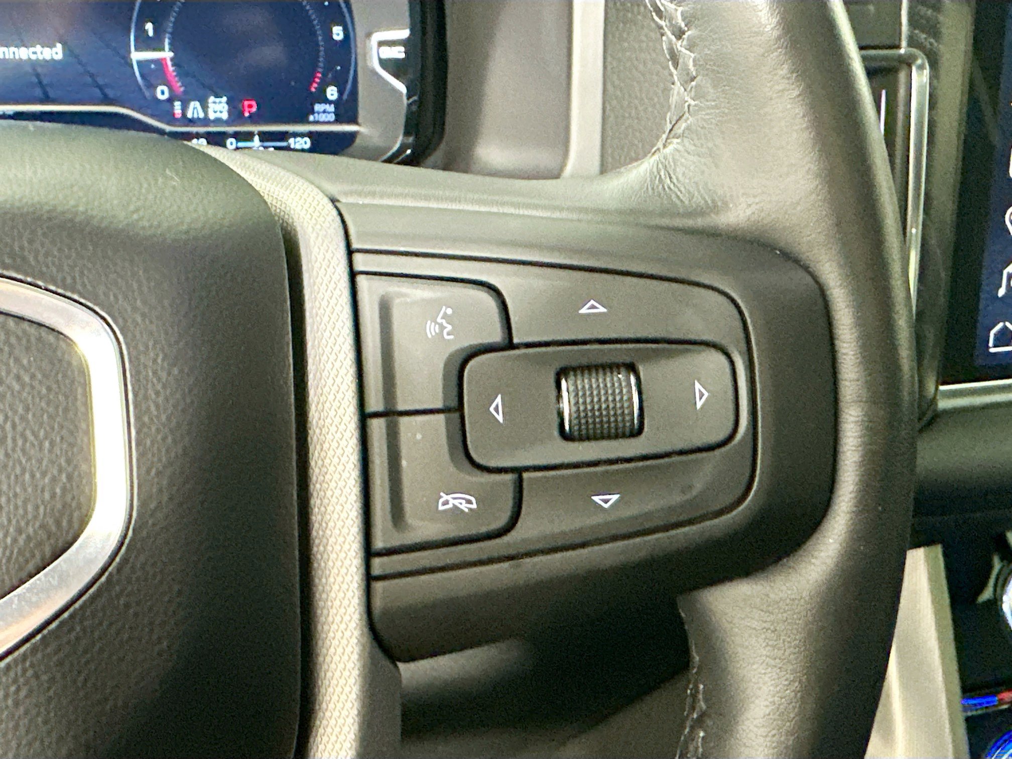 Used 2024 GMC Yukon Denali w/ Denali Reserve Package image 14