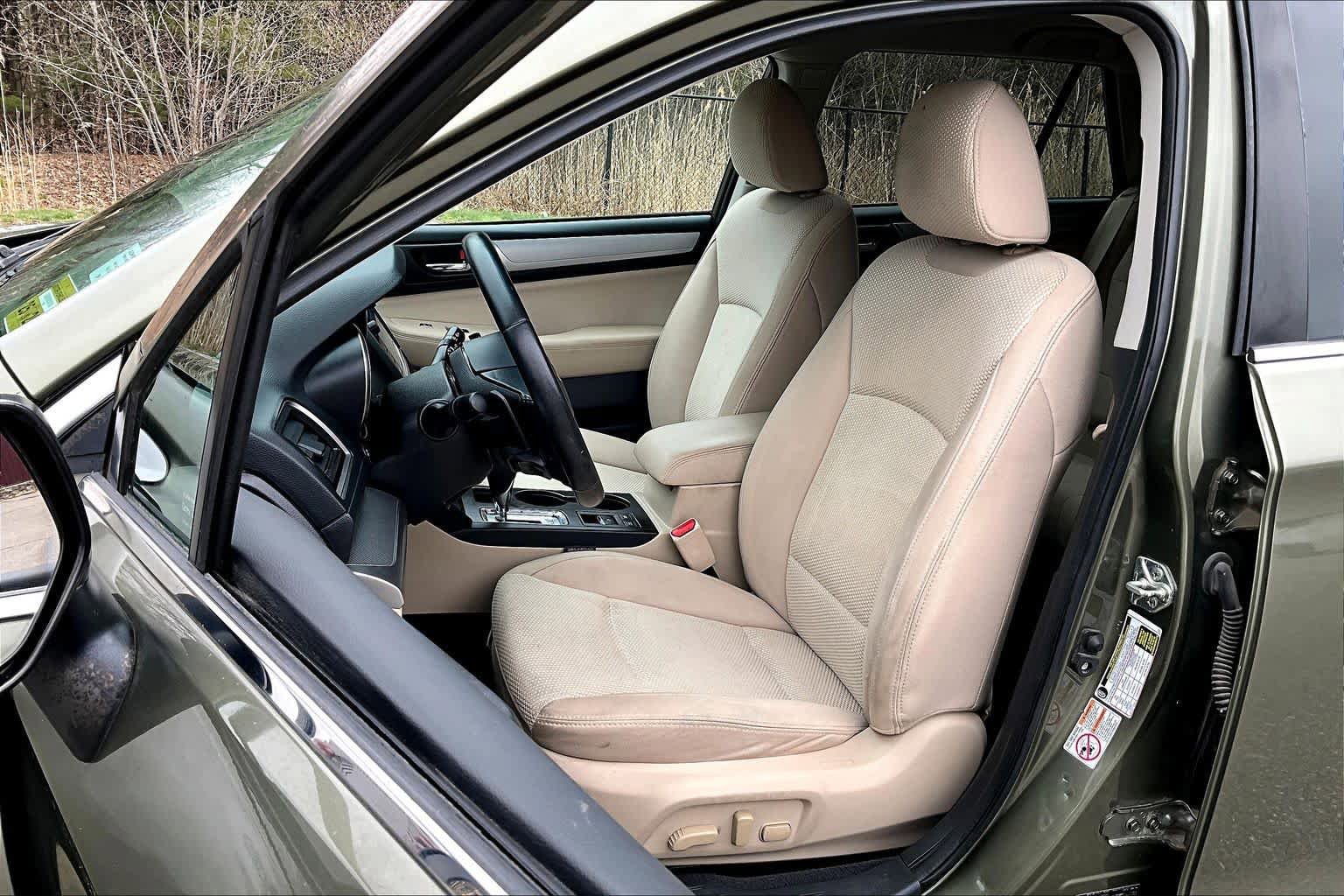 Used 2017 Subaru Outback 2.5i Premium AWD/4WD image 8