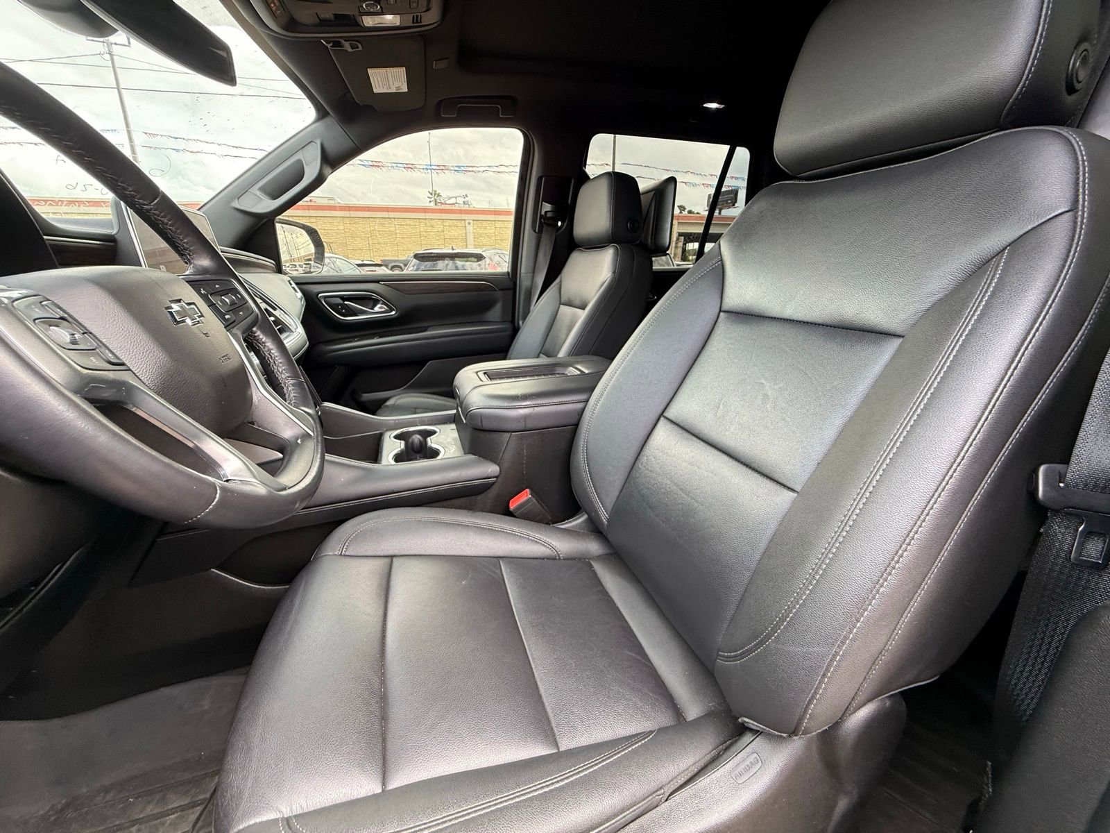 Used 2022 Chevrolet Tahoe Z71 w/ Z71 Off-Road Package AWD/4WD image 11