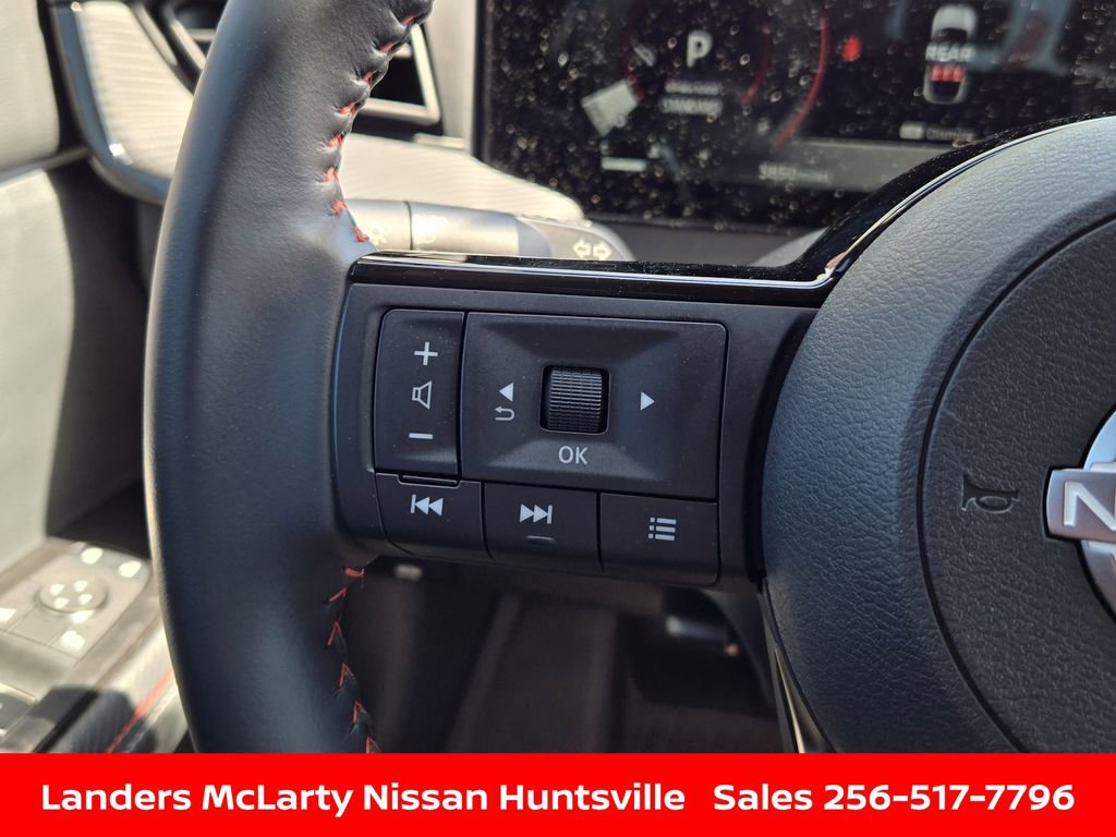 Used 2025 Nissan Kicks SR w/ Illumination Package image 24