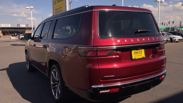 Used 2023 Jeep Wagoneer L Series III w/ Premium Group I AWD/4WD image 8