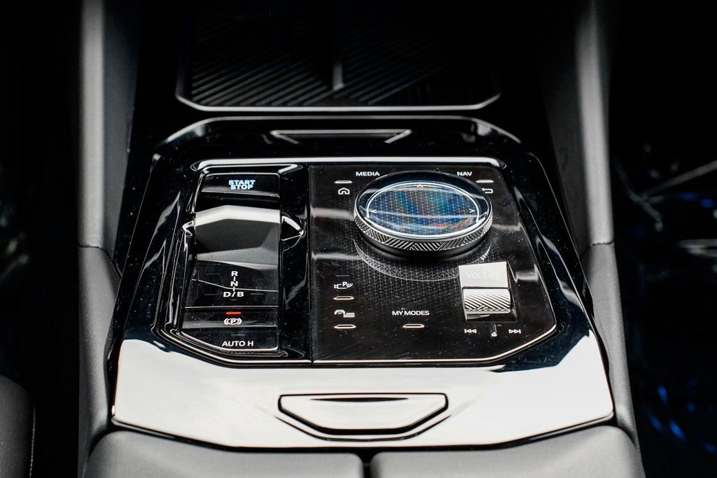 Used 2025 BMW i5 xDrive40 w/ Premium Package image 14