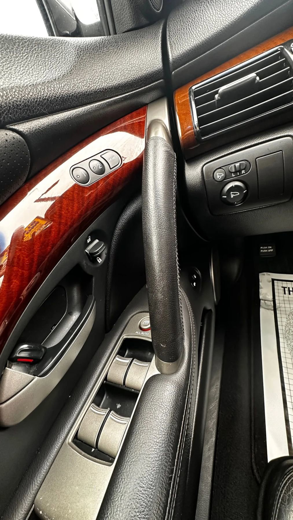 Used 2011 Acura RL image 12