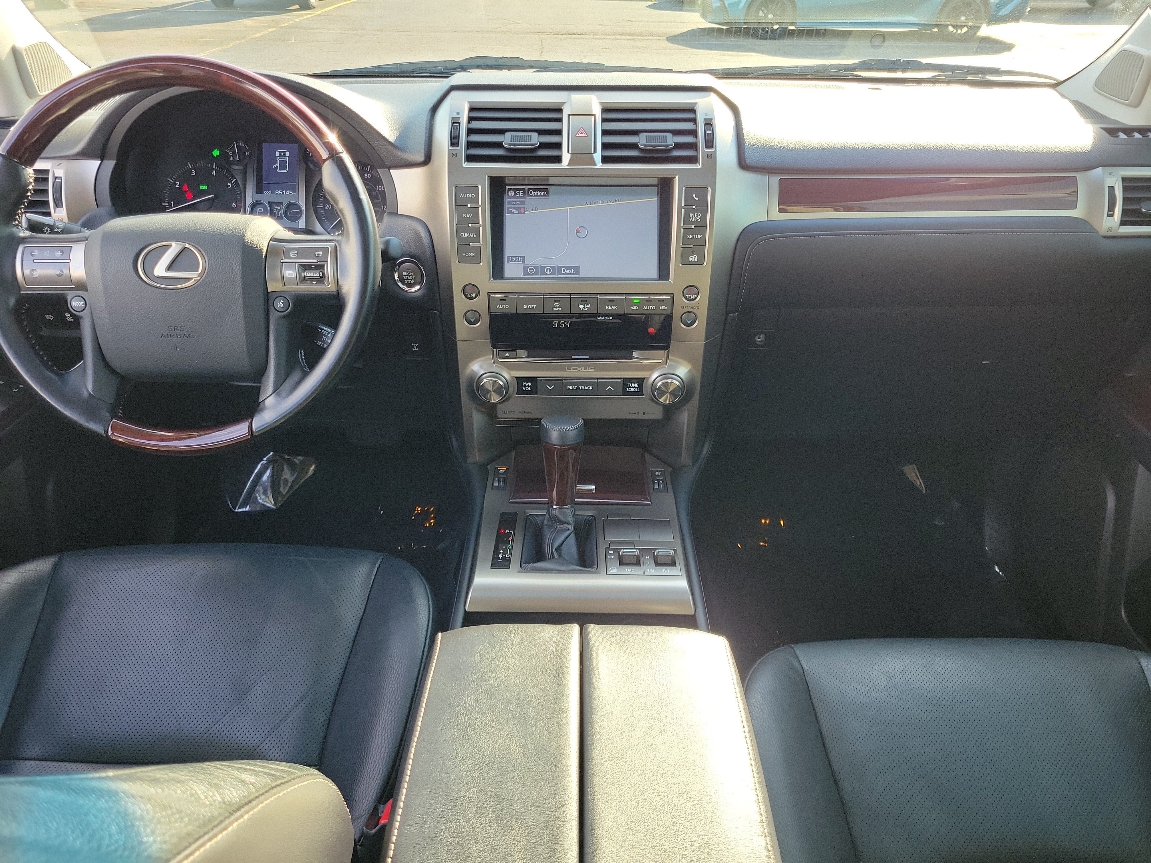Used 2018 Lexus GX 460 Premium w/ Premium Package AWD/4WD image 9