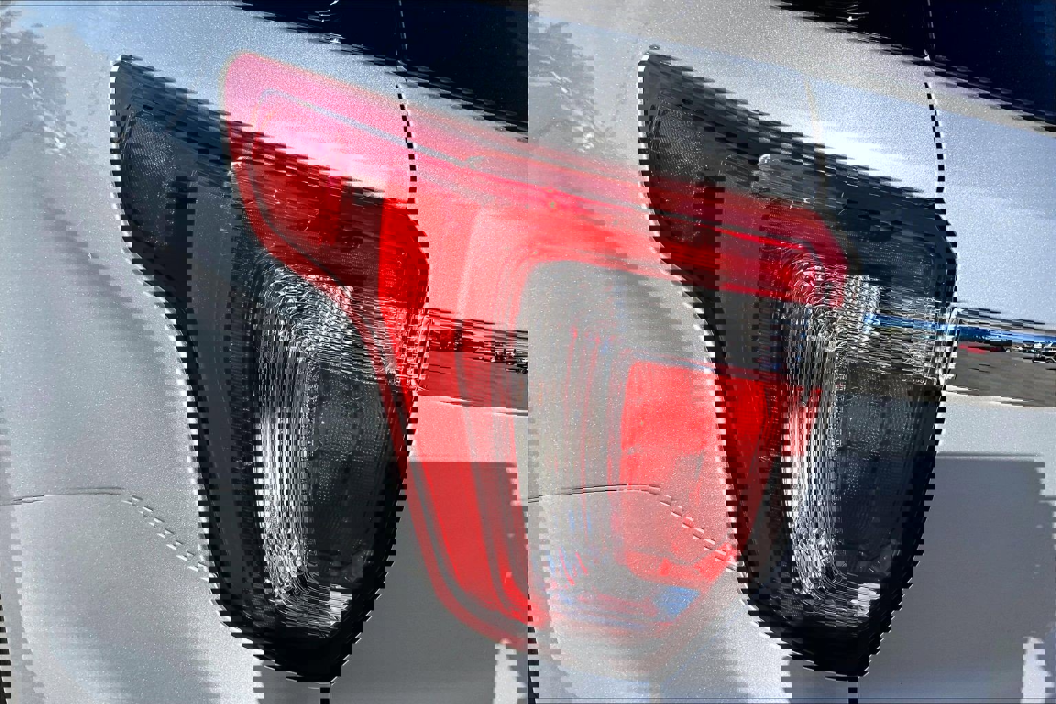 Used 2018 Ford Explorer Base image 29