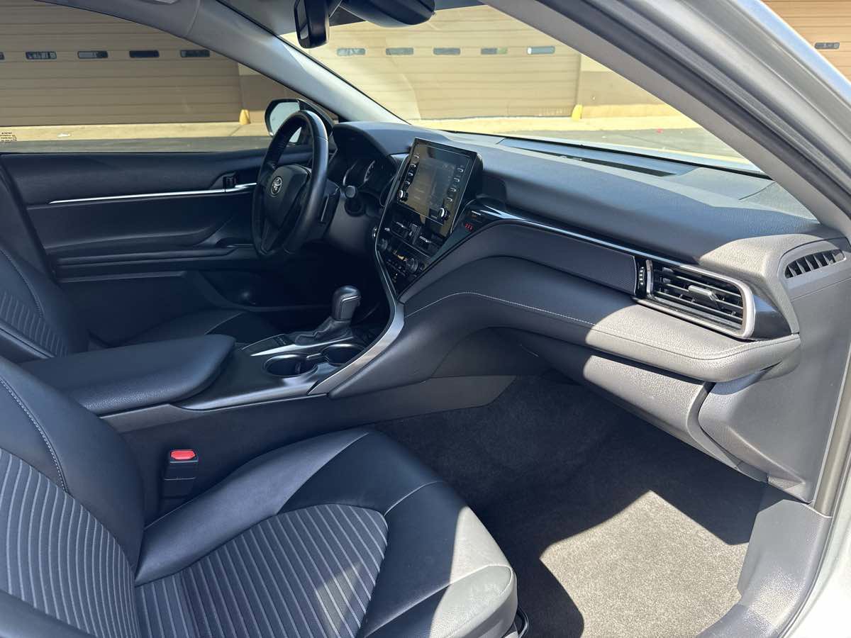 Used 2022 Toyota Camry SE w/ Convenience Package FWD image 17