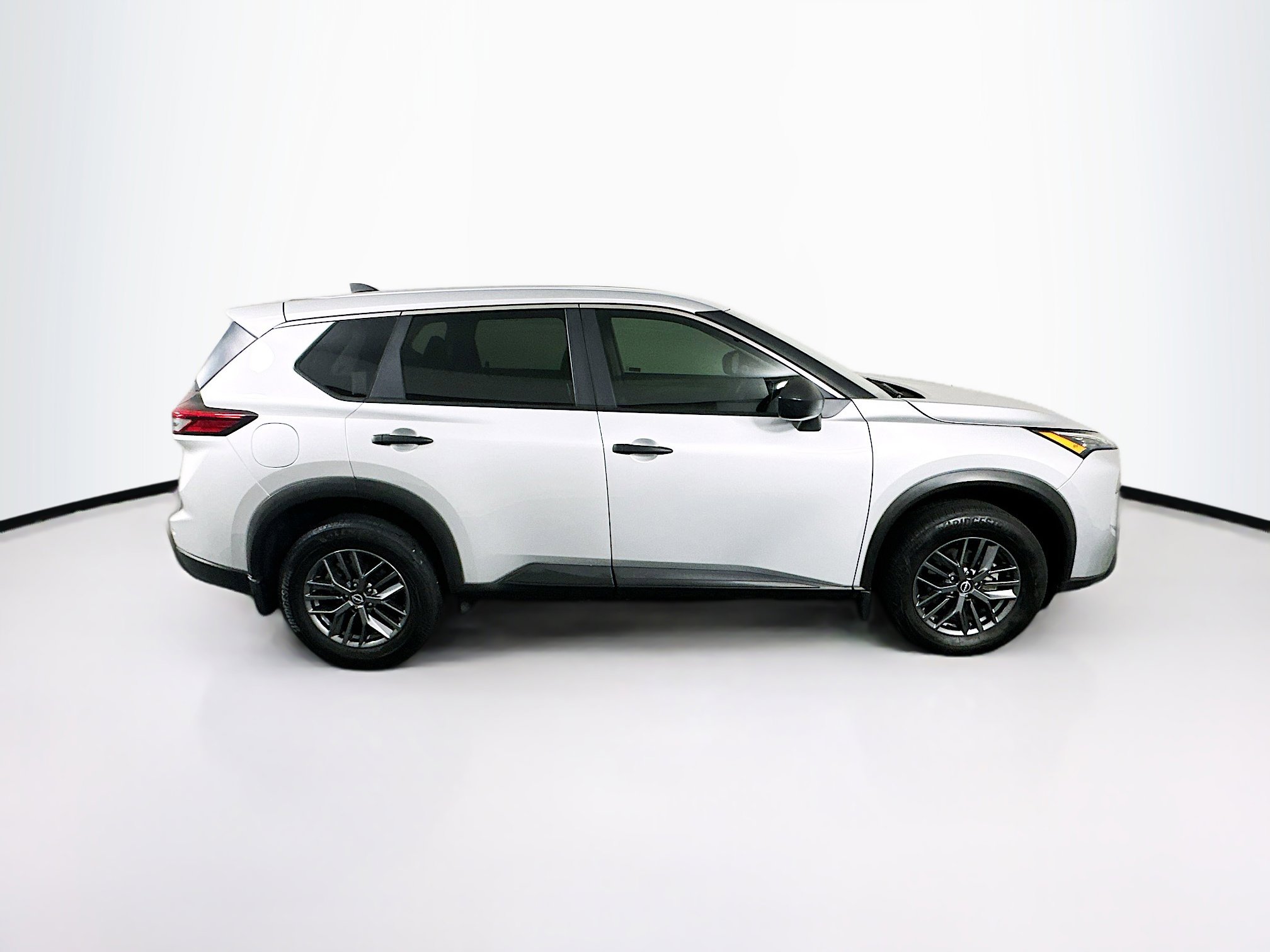 Used 2024 Nissan Rogue S FWD image 10