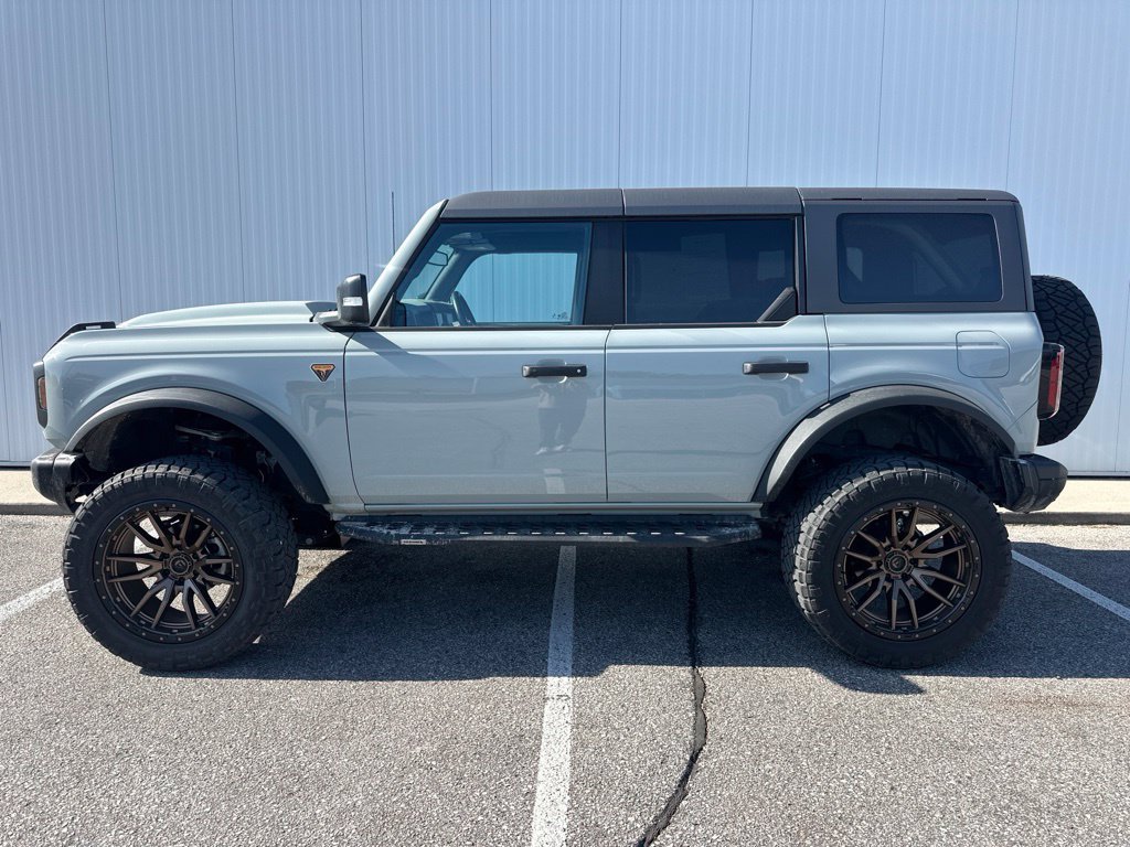 Certified 2023 Ford Bronco Badlands w/ Sasquatch Package AWD/4WD image 3