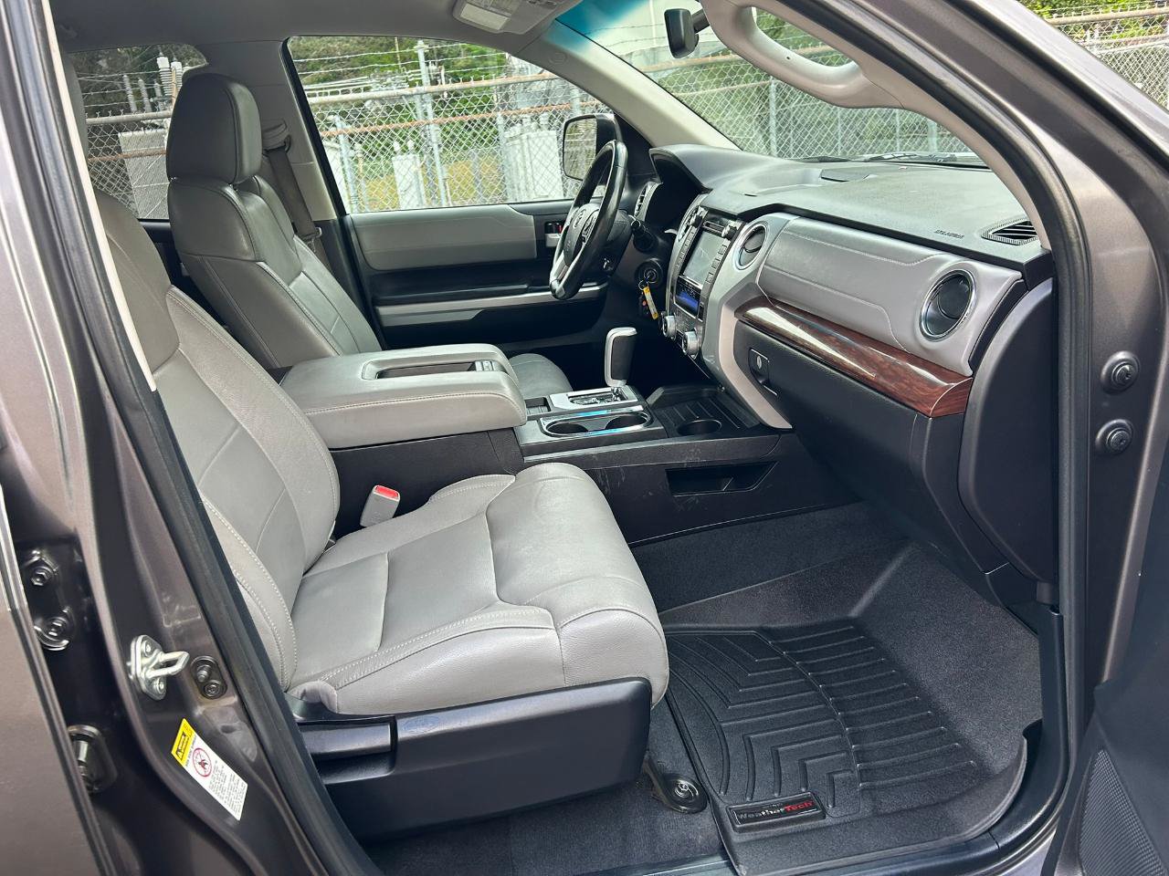 Used 2014 Toyota Tundra Limited w/ Limited Premium Package AWD/4WD image 16