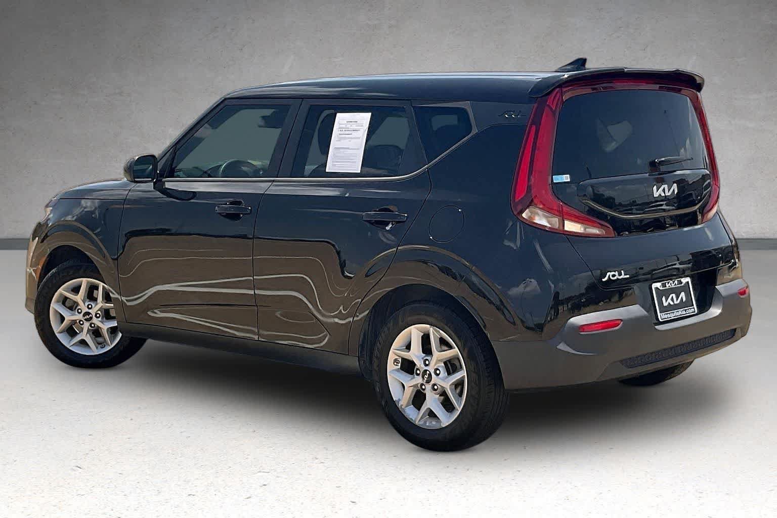 Used 2022 Kia Soul LX w/ Technology Package FWD image 4