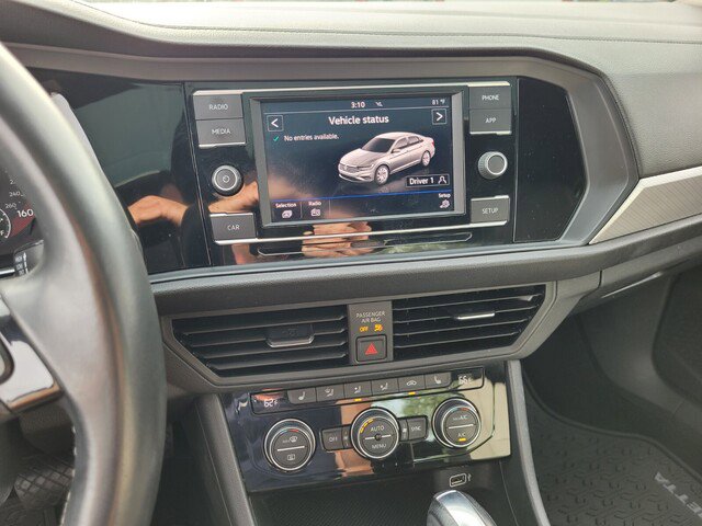 Used 2019 Volkswagen Jetta R-Line image 22