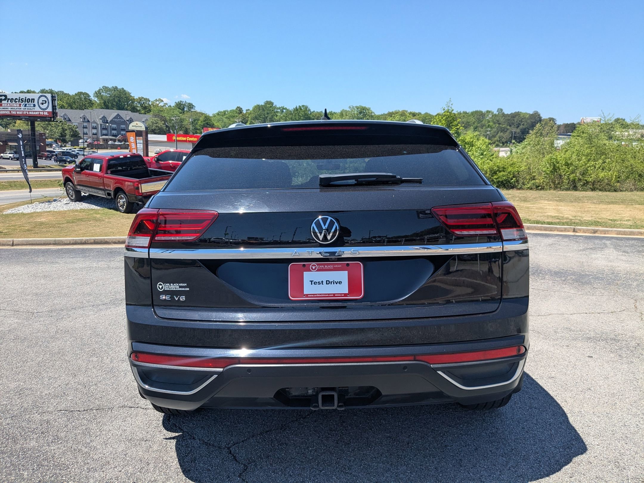 Used 2020 Volkswagen Atlas Cross Sport SE w/ Towing Package image 6