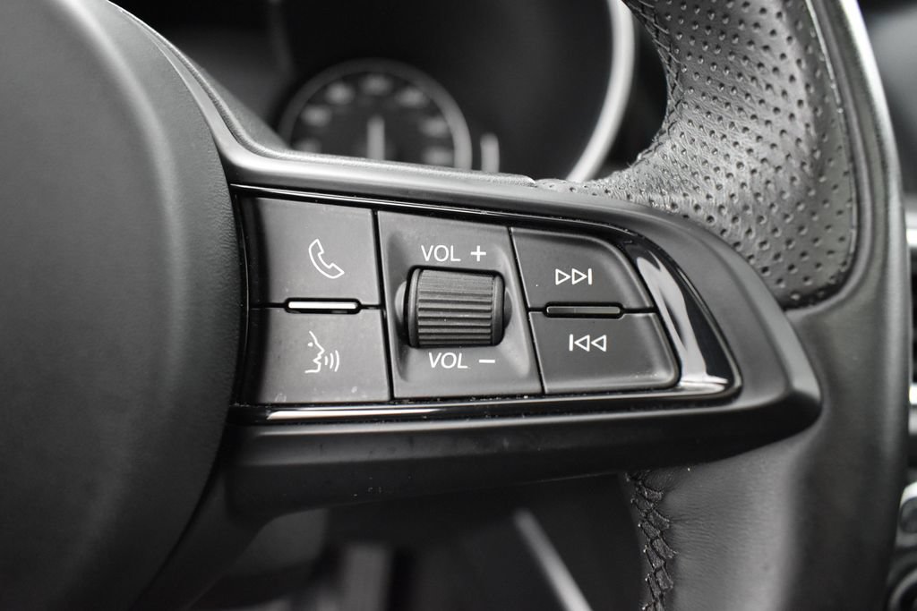 Used 2021 Alfa Romeo Stelvio Ti w/ Active Assist 2 Package TI AWD/4WD image 7