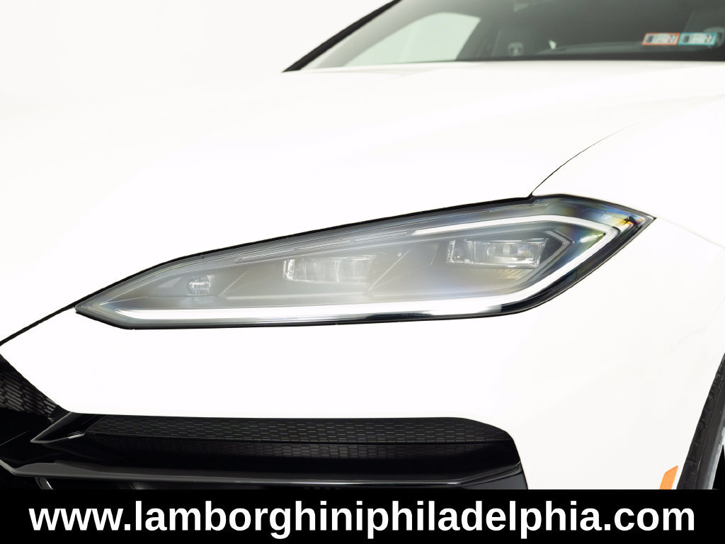 Used 2025 Lamborghini Urus SE AWD/4WD image 55