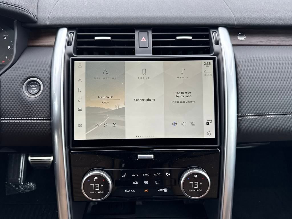 Used 2025 Land Rover Discovery Dynamic SE image 26