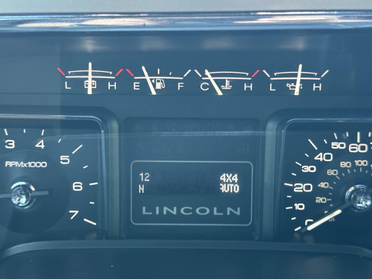 Used 2010 Lincoln Navigator 4WD image 16