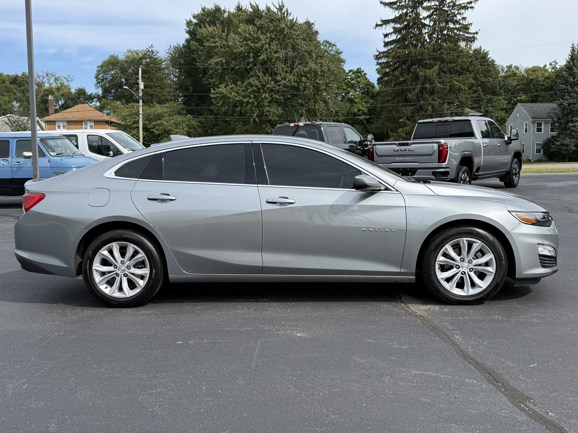 Used 2025 Chevrolet Malibu LT FWD image 9