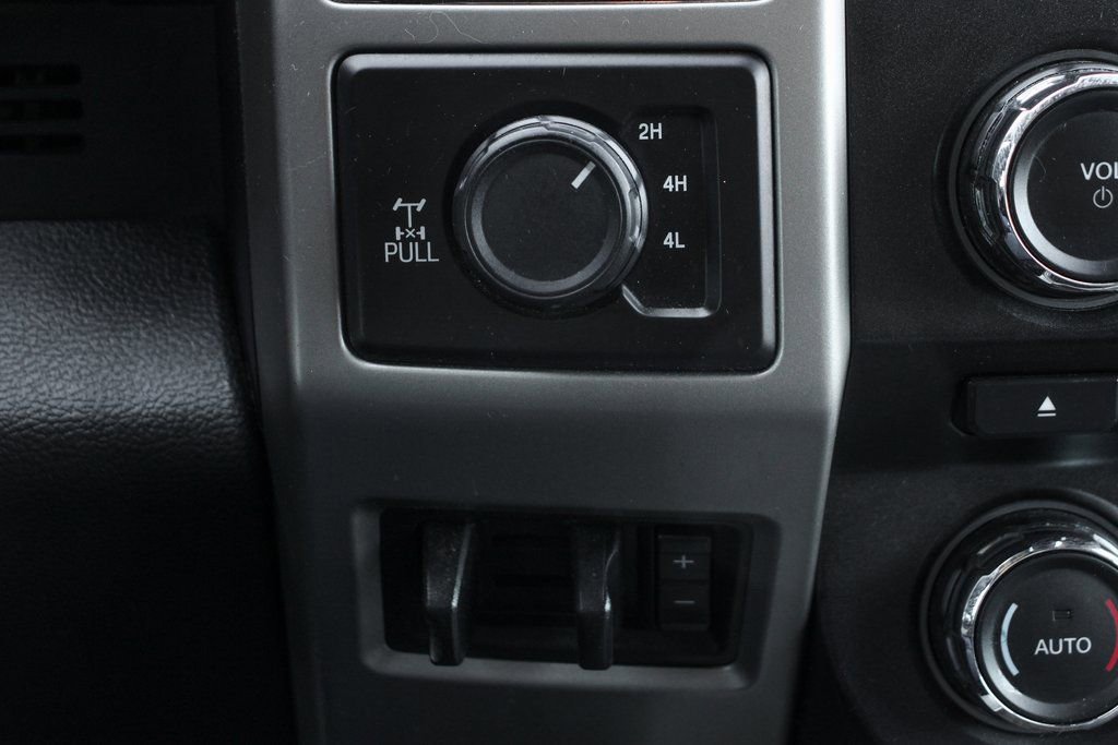 Used 2017 Ford F250 Lariat w/ Chrome Package image 29