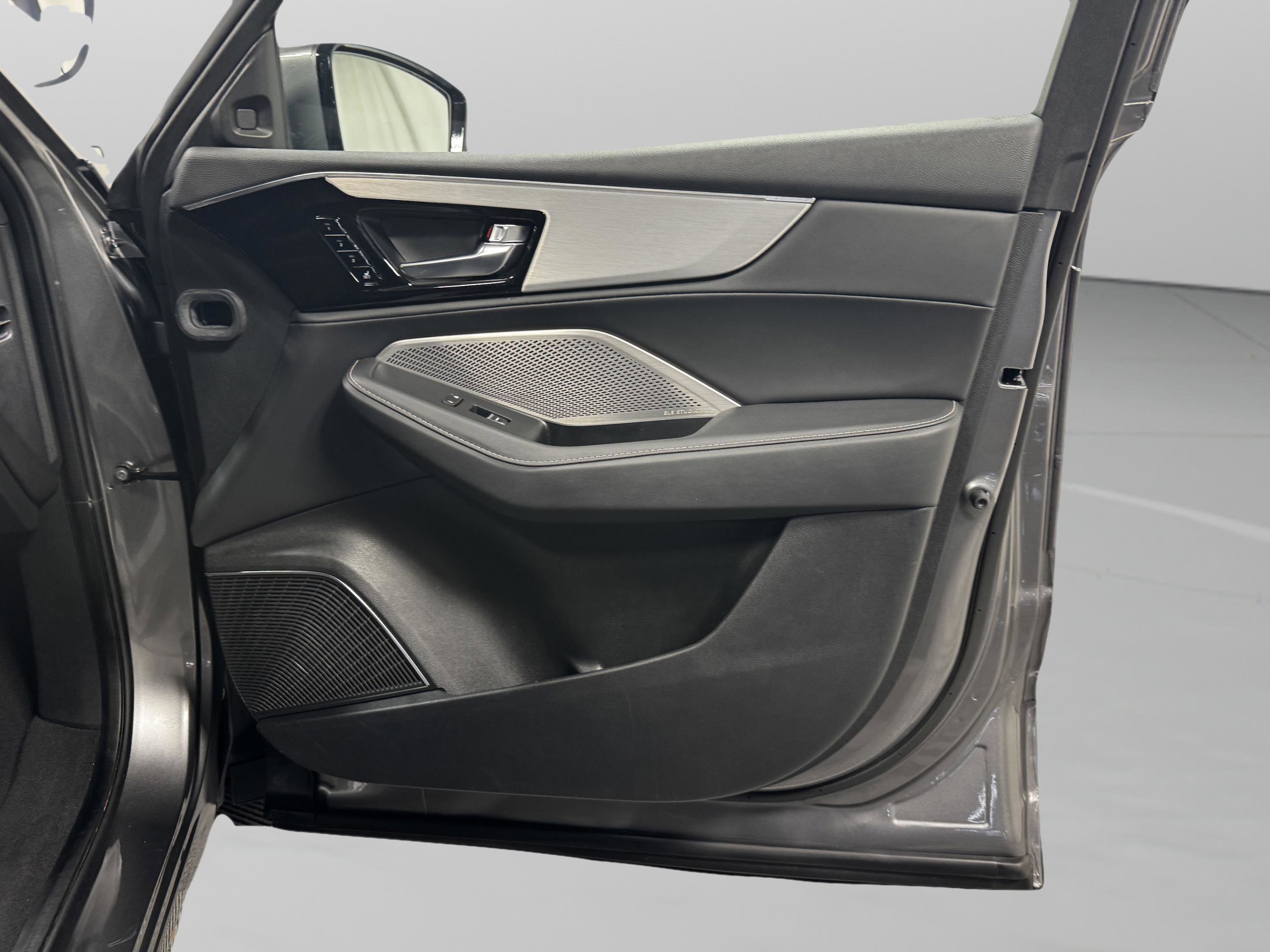 Used 2024 Acura MDX FWD w/ Technology Package image 28