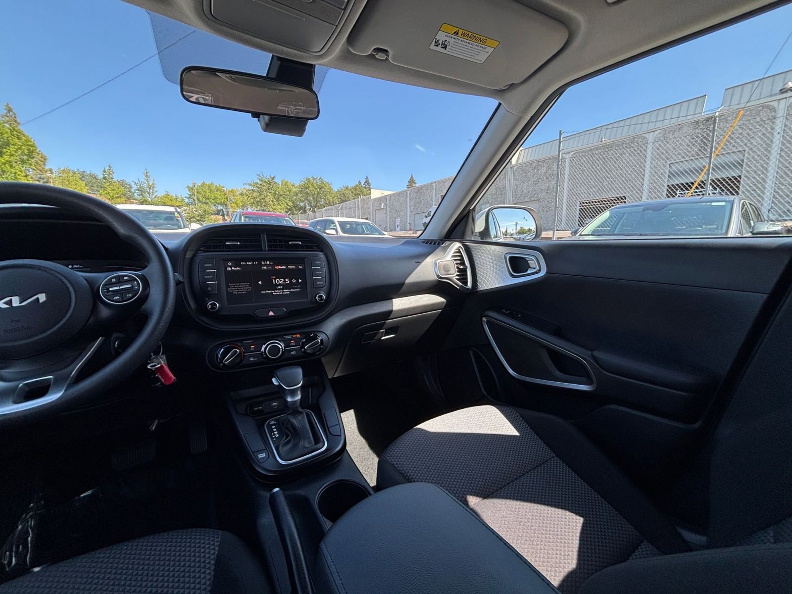 Used 2025 Kia Soul LX w/ LX Technology Package FWD image 33