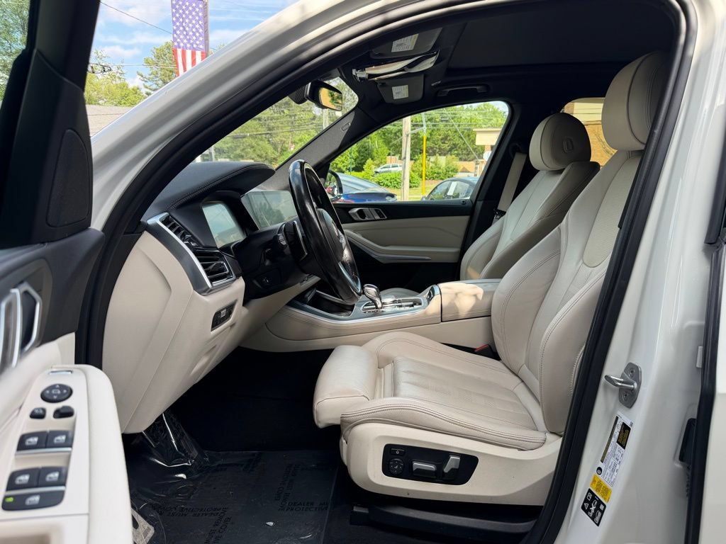 Used 2022 BMW X5 xDrive40i w/ M Sport Package AWD/4WD image 25