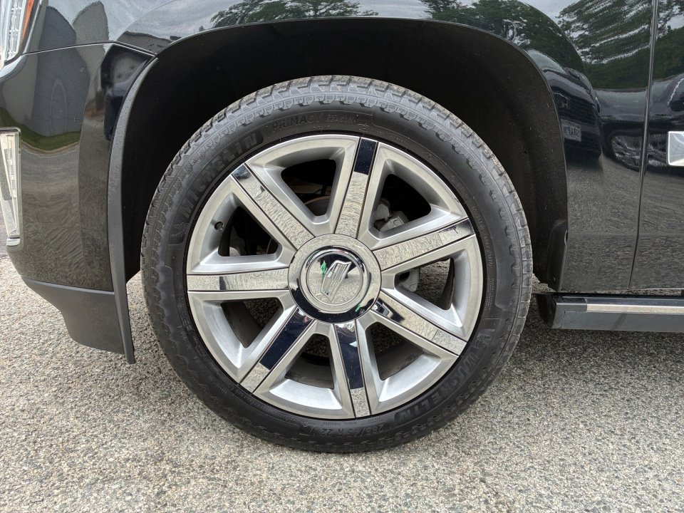 Used 2016 Cadillac Escalade Premium AWD/4WD image 31