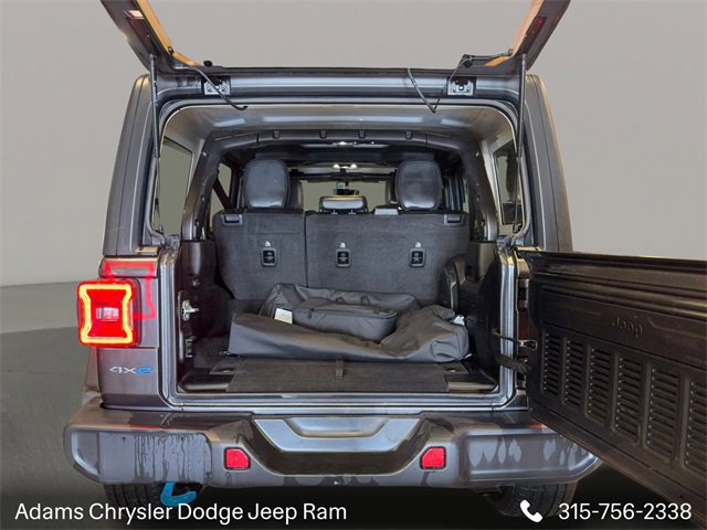 Used 2023 Jeep Wrangler Unlimited Sahara w/ Cold Weather Group image 9