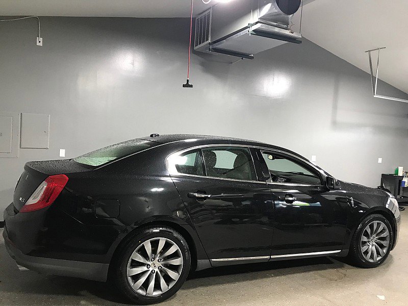 Used 2013 Lincoln MKS FWD image 3