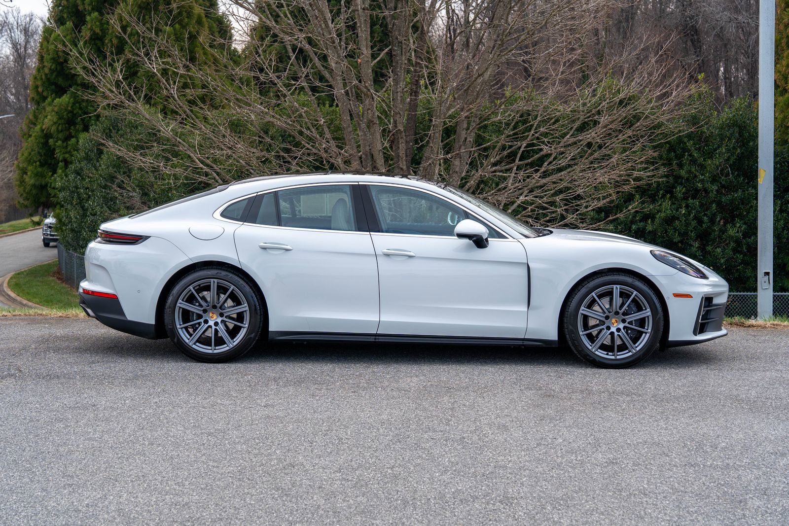 Certified 2025 Porsche Panamera image 8