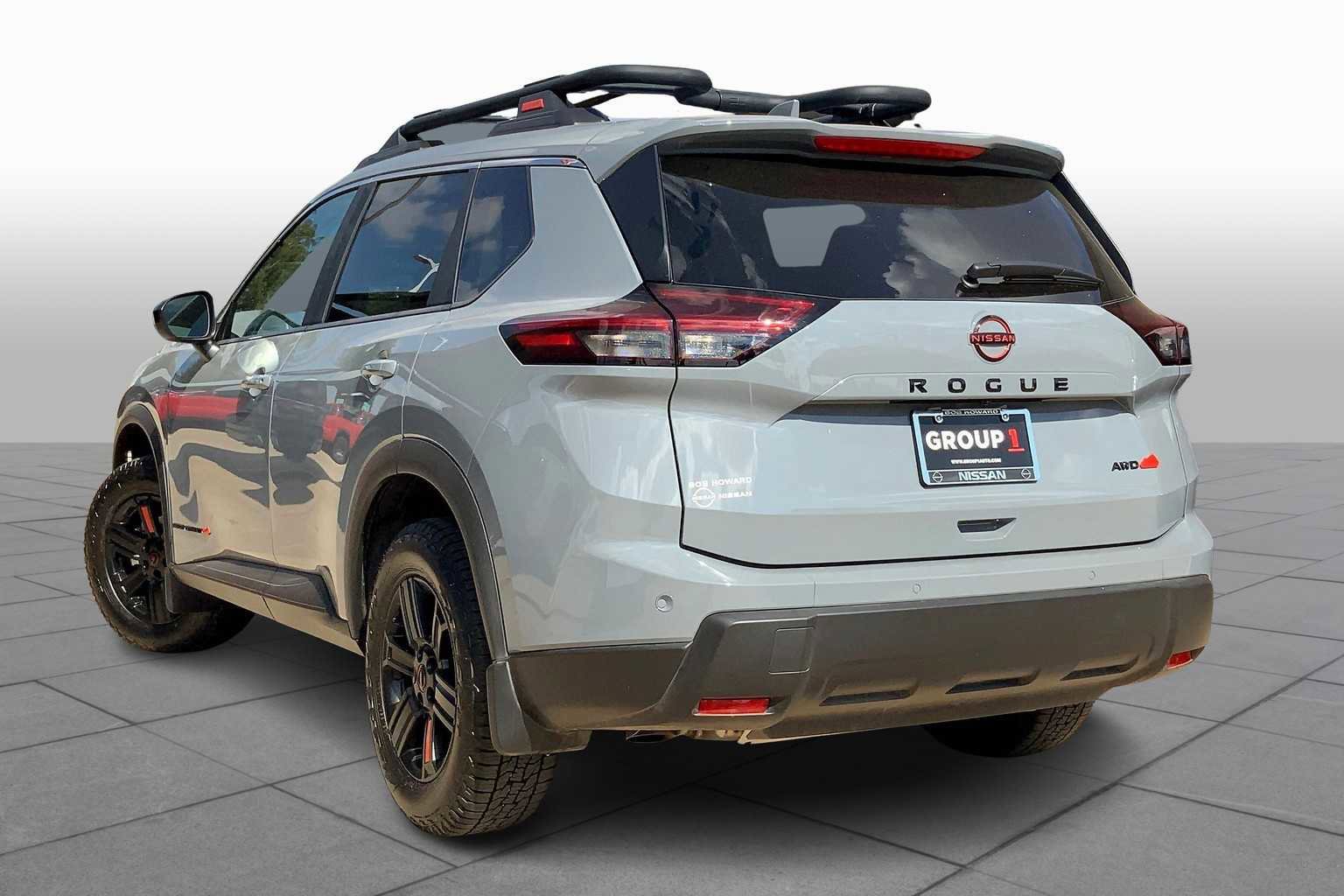 Certified 2025 Nissan Rogue SV image 11