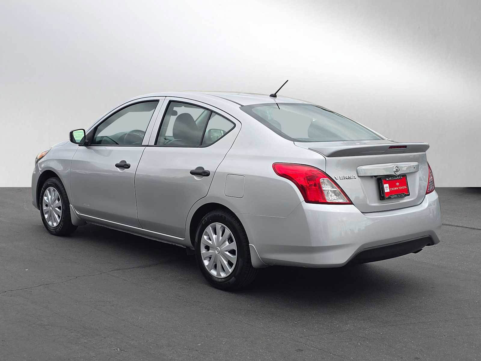 Used 2019 Nissan Versa S Plus image 5