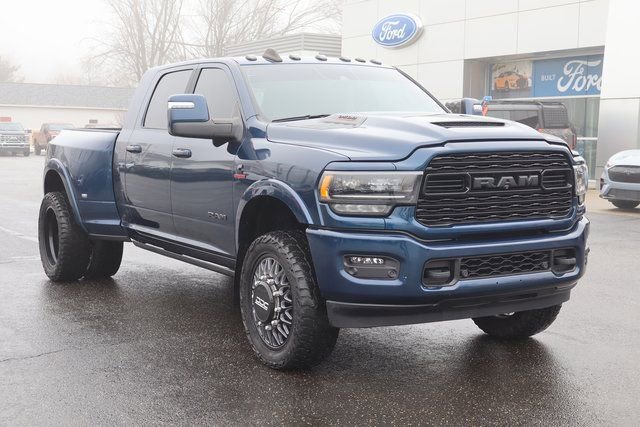 Used 2023 RAM 3500 Limited image 2