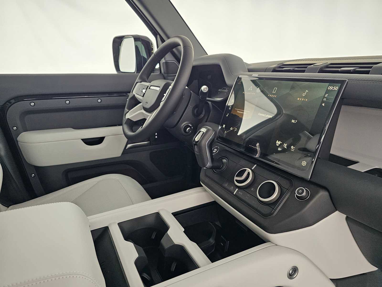 New 2026 Land Rover Defender 110 X-Dynamic SE image 11