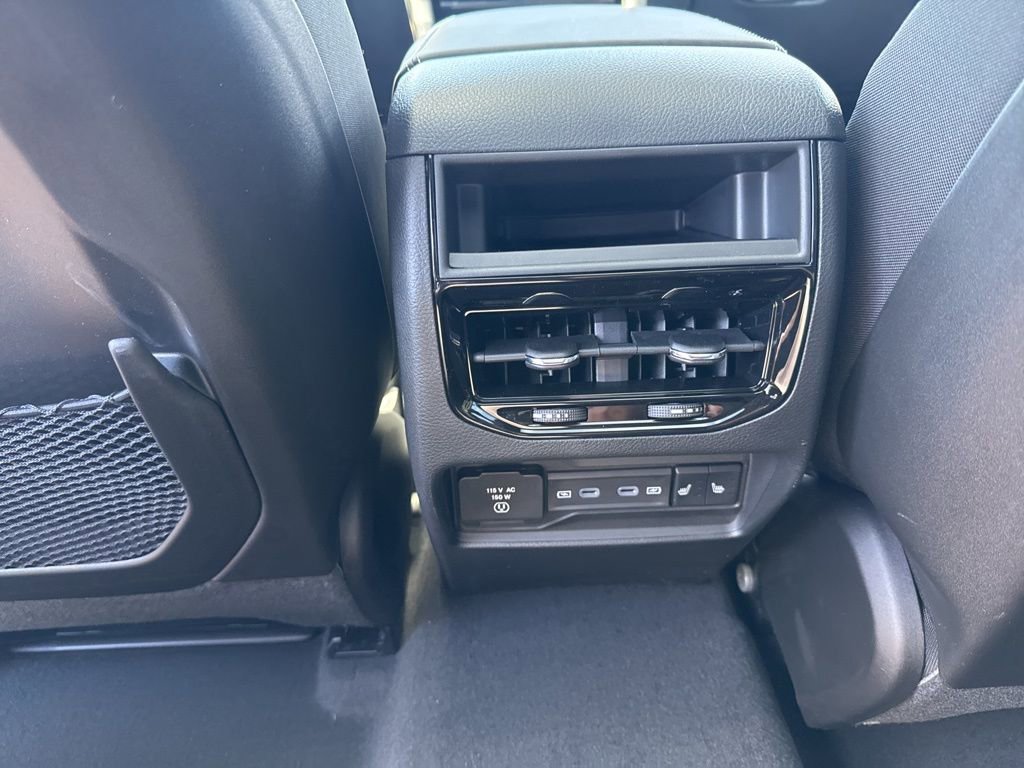 New 2026 Jeep Grand Cherokee Limited AWD/4WD image 24