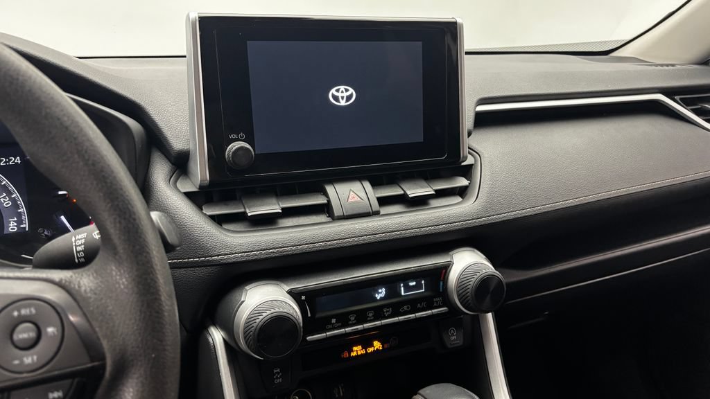 Used 2023 Toyota RAV4 LE AWD/4WD image 20
