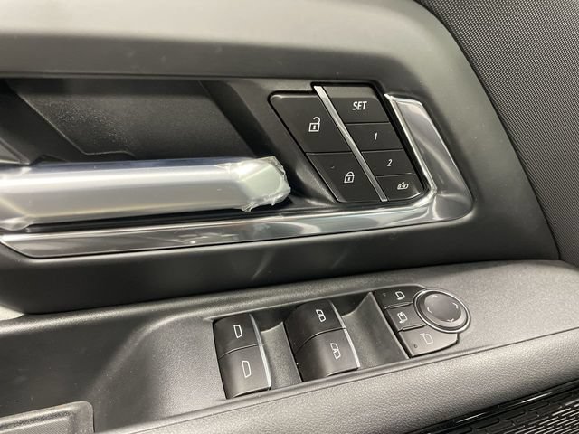 New 2026 Chevrolet Silverado EV 4x4 Crew Cab image 13
