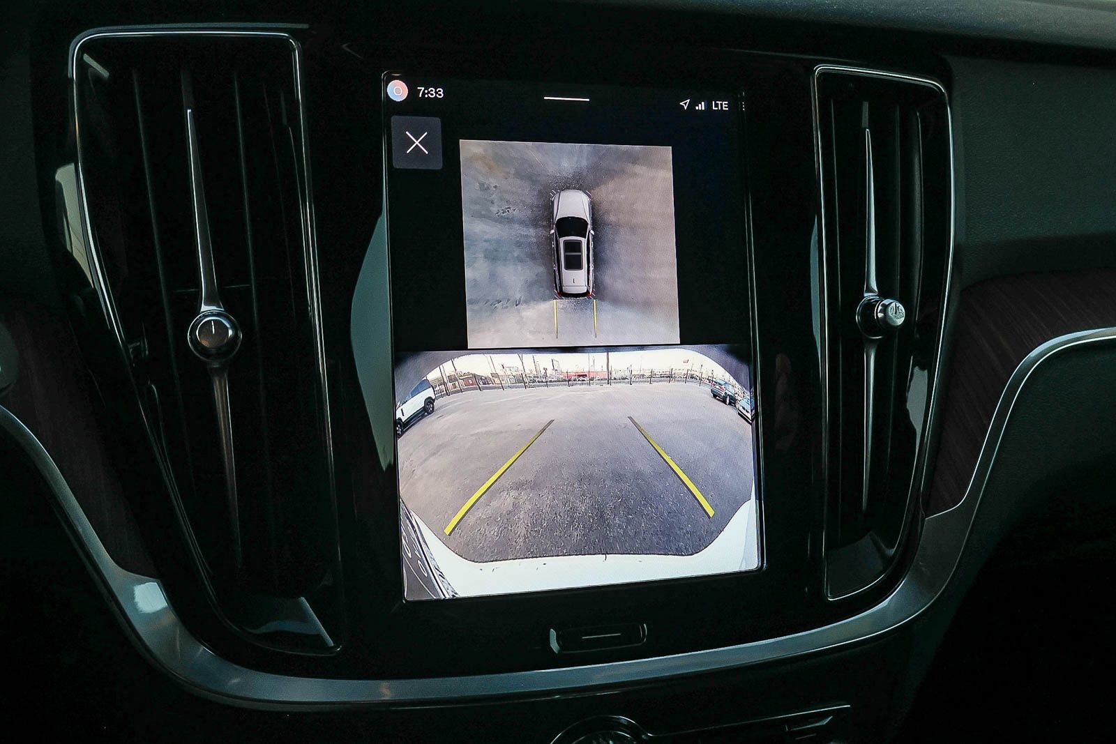 Used 2025 Volvo V60 B5 Cross Country Plus image 38