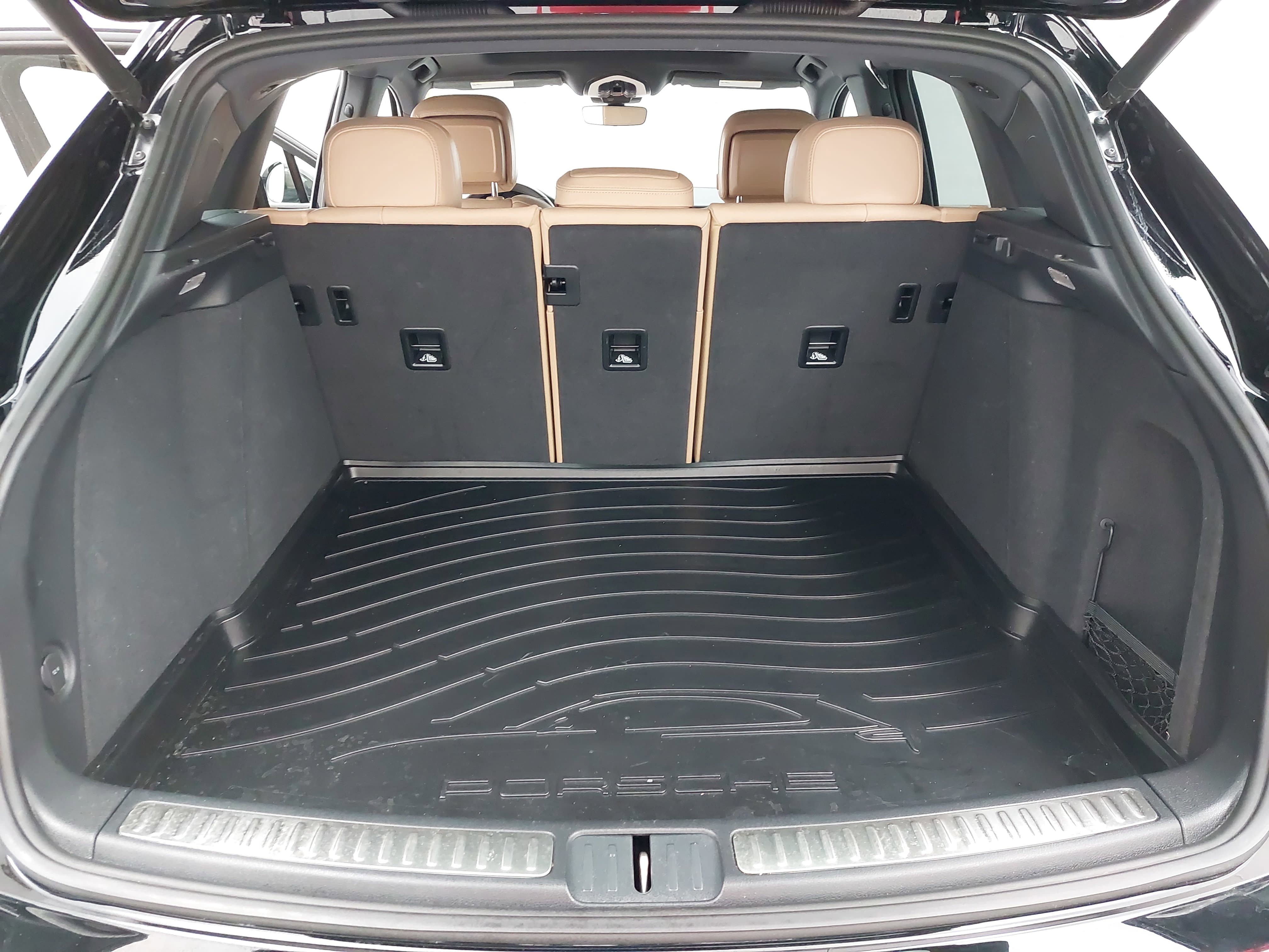 Certified 2023 Porsche Macan AWD/4WD image 14